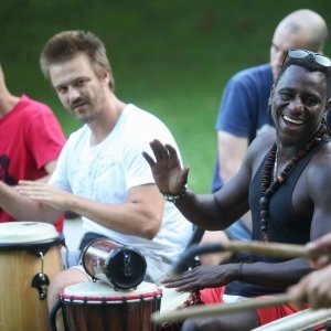 U parku Ribnjak održana radionica izrada afričkih maski uz zvukove bubnjeva