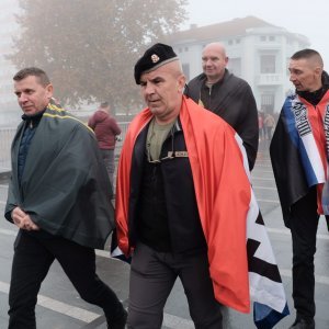 Okupljanje prije početka Kolone sjećanja u Vukovaru