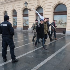 Okupljanje prije početka Kolone sjećanja u Vukovaru