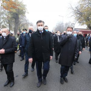 Tomo Medved, Andrej Plenković i Gordan Jandroković u Koloni sjećanja