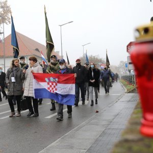 U posebnim epidemiološkim mjerama krenula Kolona sjećanja