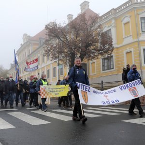 U posebnim epidemiološkim mjerama krenula Kolona sjećanja