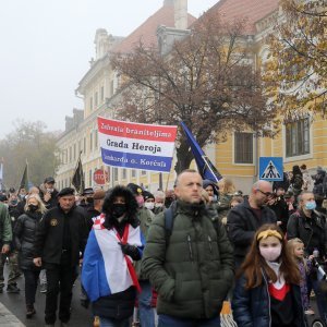 U posebnim epidemiološkim mjerama krenula Kolona sjećanja