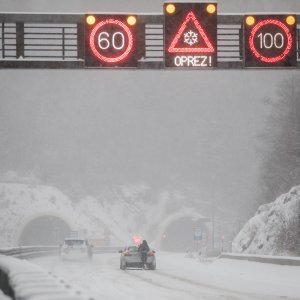 Snijeg na autocesti A6, dionica Rijeka-Delnice