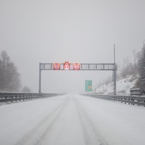 Snijeg na autocesti A6, dionica Rijeka-Delnice