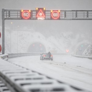 Snijeg na autocesti A6, dionica Rijeka-Delnice