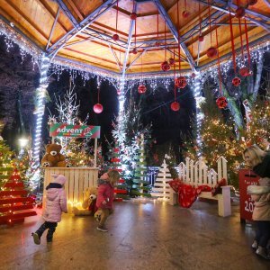 Blagdanska rasvjeta u Karlovcu