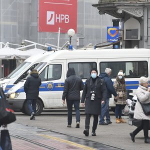 Pojačana policijska kontrola u centru Zagreba na dan uvođenja strožih mjera