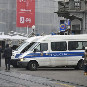 Pojačana policijska kontrola u centru Zagreba na dan uvođenja strožih mjera
