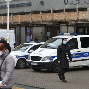 Pojačana policijska kontrola u centru Zagreba na dan uvođenja strožih mjera