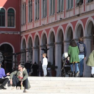 Gužva na splitskoj rivi u jeku epidemije koronavirusa