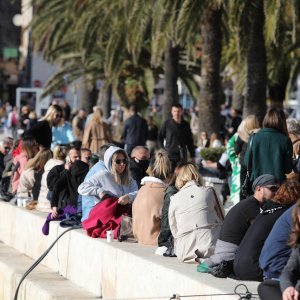 Gužva na splitskoj rivi u jeku epidemije koronavirusa