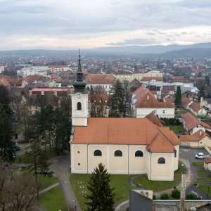 Petrinja: Pogled iz zraka na krovove zgrada i kuća oštećenih u potresu