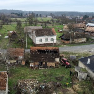 Brest Pokupski: Pogled iz zraka na kuće koje su teško stradale u potresu