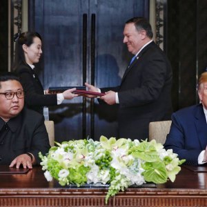 Donald Trump, Kim Jong-un, Mike Pompeo i Kim Yo-Jong