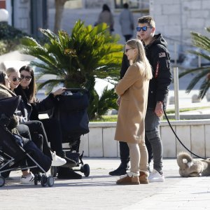 Moda na rivi u Makarskoj