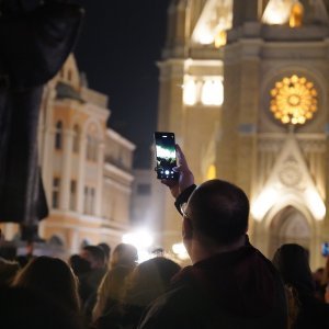 Novosađani se opraštaju od Balaševića