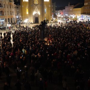 Novosađani se opraštaju od Balaševića