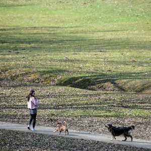 Zagreb: Građani uživali u šetnji u parku Maksimir