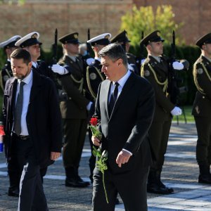 Polaganje vijenaca na Mirogoju povodom Dana oslobođenja Zagreba