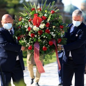 Polaganje vijenaca na Mirogoju povodom Dana oslobođenja Zagreba