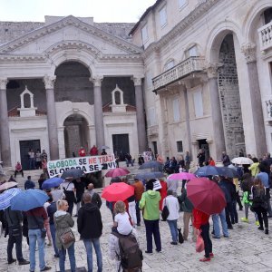 Split: Na Peristilu održan Svjetski prosvjed za slobodu