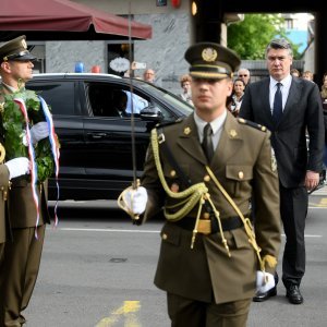 Postrojavanje u Kranjčevićevoj