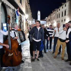 Proslava pobjede Nikole Dobroslavića na ulicama Dubrovnika
