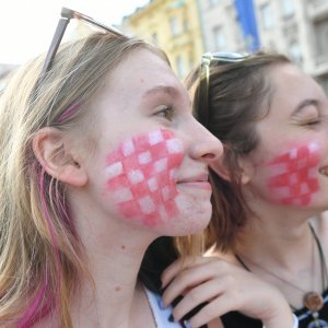 Navijači u fun zoni na Trgu bana Jelačića u Zagrebu