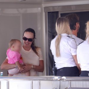 Tamara Ecclestone u društvu supruga, kćeri i prijatelja u Trogiru