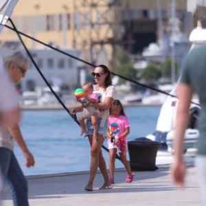 Tamara Ecclestone u društvu supruga, kćeri i prijatelja u Trogiru