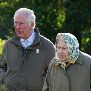 Kraljica Elizabeta i princ Charles