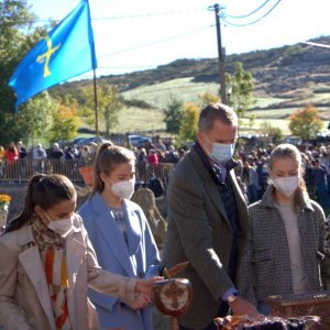 Kraljica Letizia s princezama Leonor i Sofijom