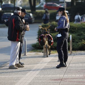 Zbog uklanjanja murala išarao pločnik ispred zagrebačkog poglavarstva