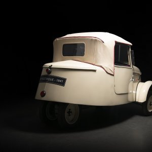 Peugeot VLV (laki gradski automobil) iz 1941.