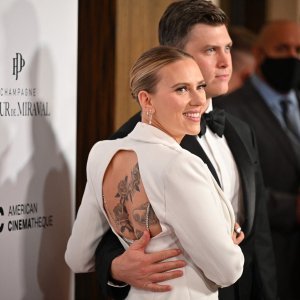 Scarlett Johansson i Colin Jost