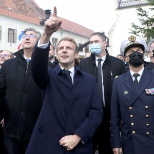 Macron i Plenković gledaju prelet zrakoplova Rafale iznad Zagreba