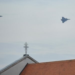 Zrakoplovi Rafale prelijeću Zagreb