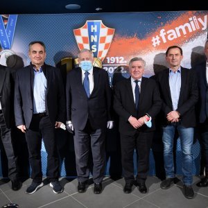 Zorislav Srebrić sa članovima izvršnog odbora