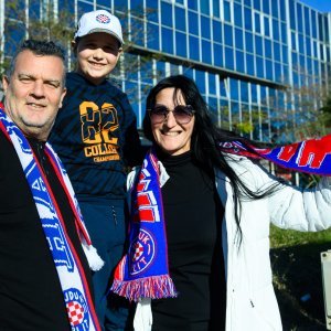 Navijači pred utakmicu Hajduk - Osijek