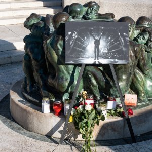 Građani na Zdencu života odaju počast Akiju Rahimovskom