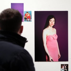 Velika Gorica: Izložba Sare Pukanić 'Toga su dana svi u kući bili sretni'