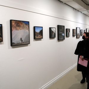 Velika Gorica: Izložba Sare Pukanić 'Toga su dana svi u kući bili sretni'