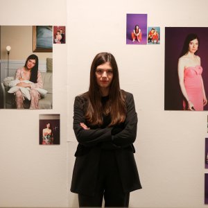 Velika Gorica: Izložba Sare Pukanić 'Toga su dana svi u kući bili sretni'