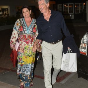 Pierce Brosnan i Keely Shaye Smith