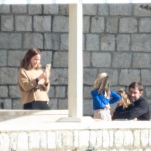 Emily Blunt s kćerima Hazel i  Violet napustila Dubrovnik