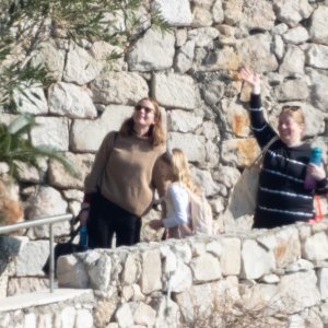 Emily Blunt s kćerima Hazel i  Violet napustila Dubrovnik