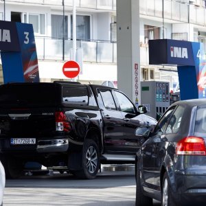 Gužve na benzinskim postajama u Splitu