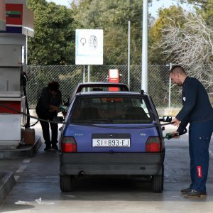 Gužve na benzinskim postajama u Šibeniku