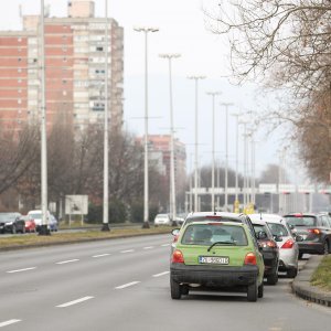 Gužve na benzinskim postajama u Zagrebu